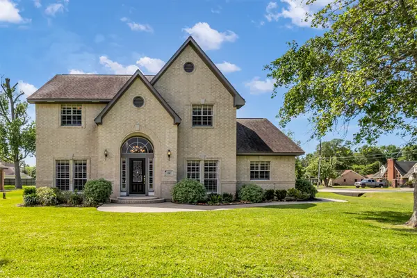 210 River Oaks Drive, Baytown, TX 77523