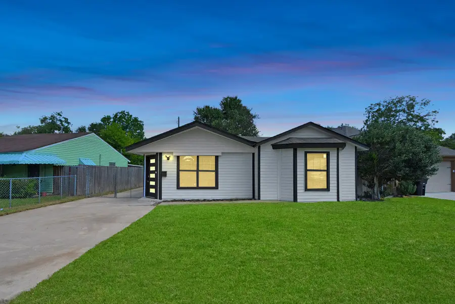 4841 Clover Street, Houston, TX 77033 - #2