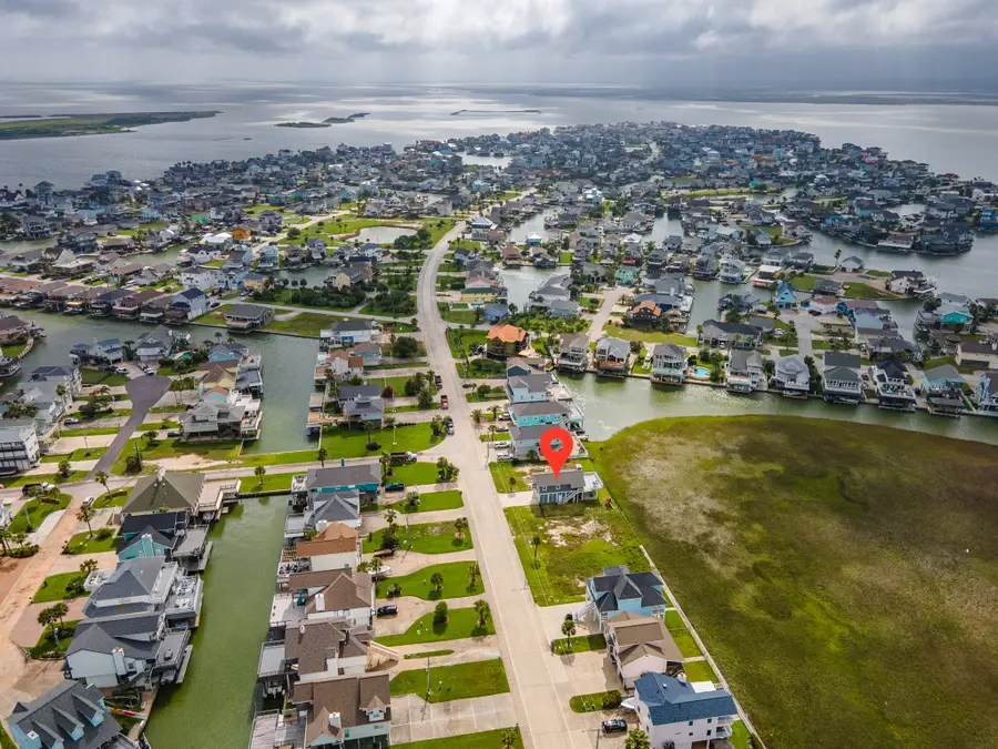 944 Tiki Drive, Tiki Island, TX 77554 - #2