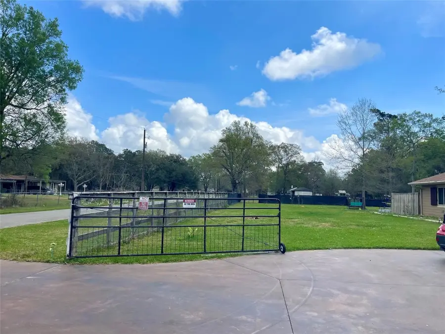 3210 Martha Street, Vidor, TX 77662 - #2