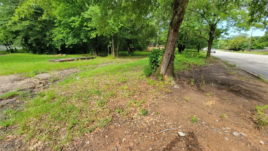 920 E Young Street, Longview, TX 75602 - #2