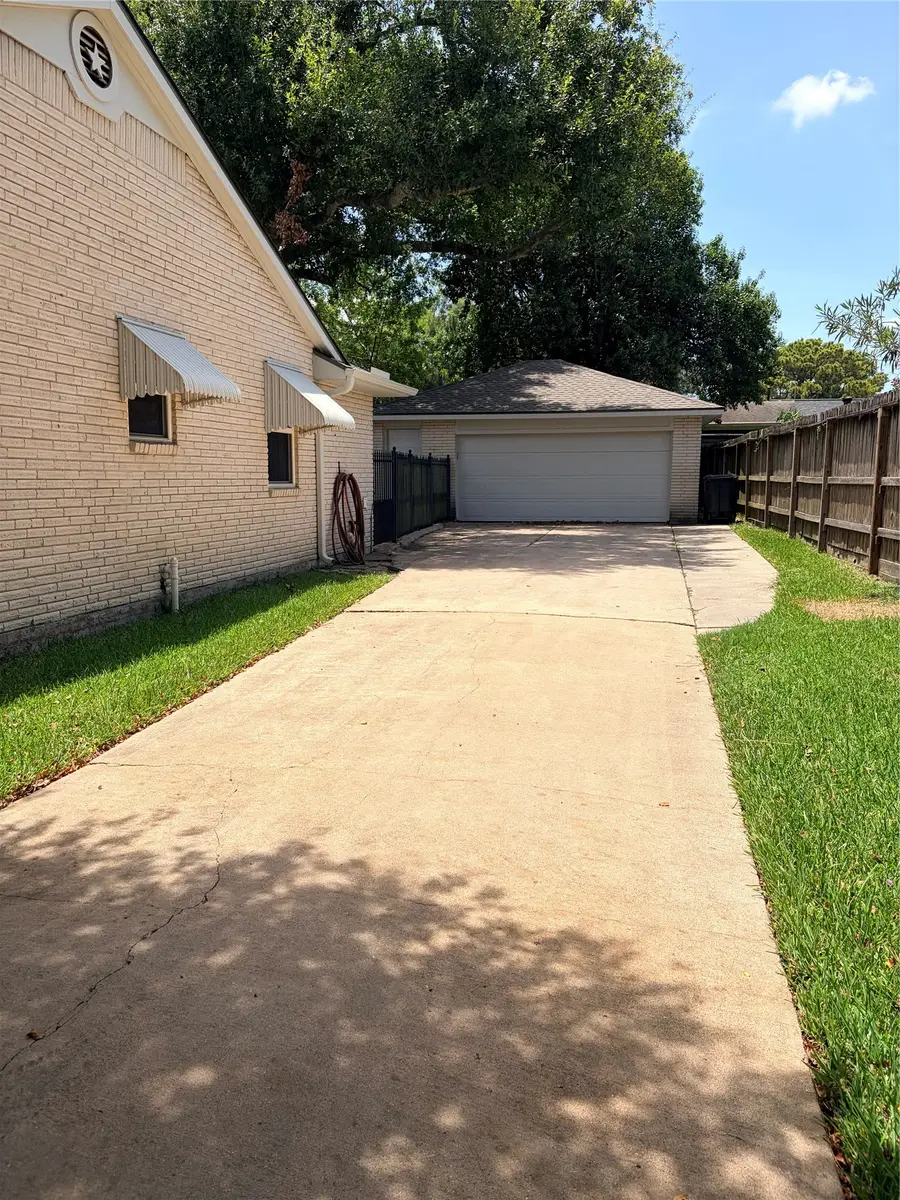 15930 Buccaneer Lane, Houston, TX 77062 - #2