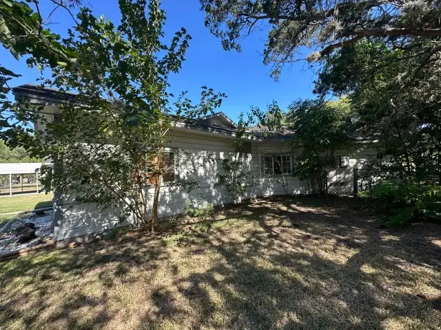 612 S East Street, Edna, TX 77957 - Image #2
