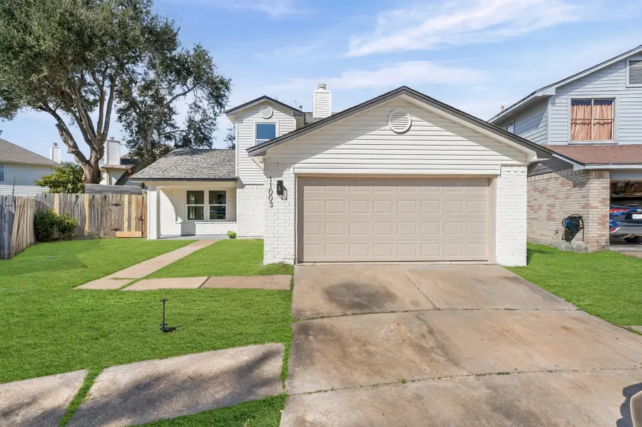 11003 Landsbury Court, Houston, TX 77099 - Image #2