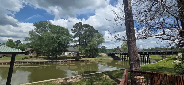 28 Hunters Creek Drive, Huntsville, TX 77340