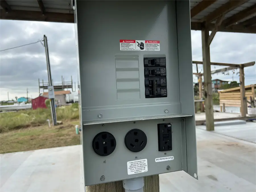 62 Oceania Street, Sargent, TX 77414 - #3