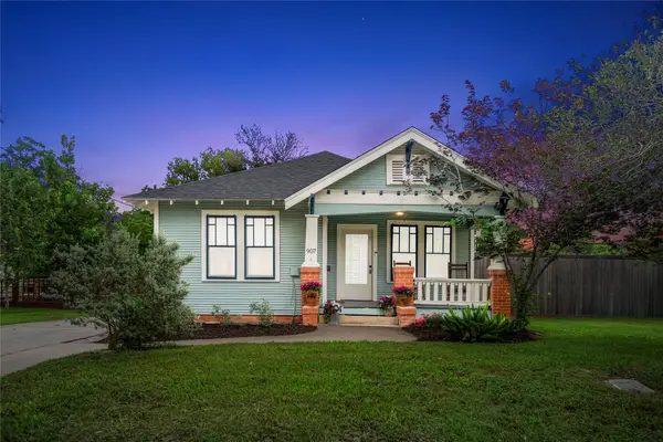 907 Clinton Street, Brenham, TX 77833