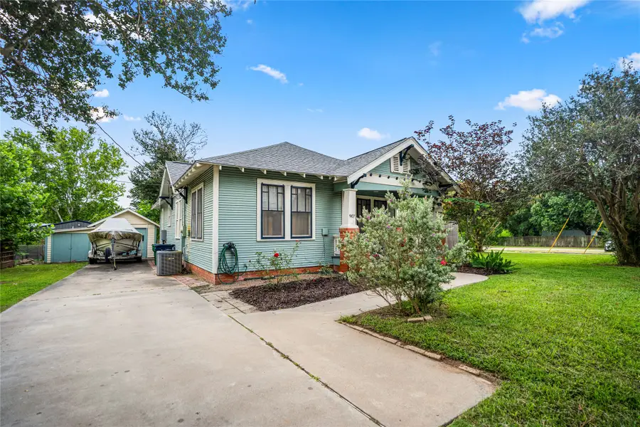 907 Clinton Street, Brenham, TX 77833 - #3