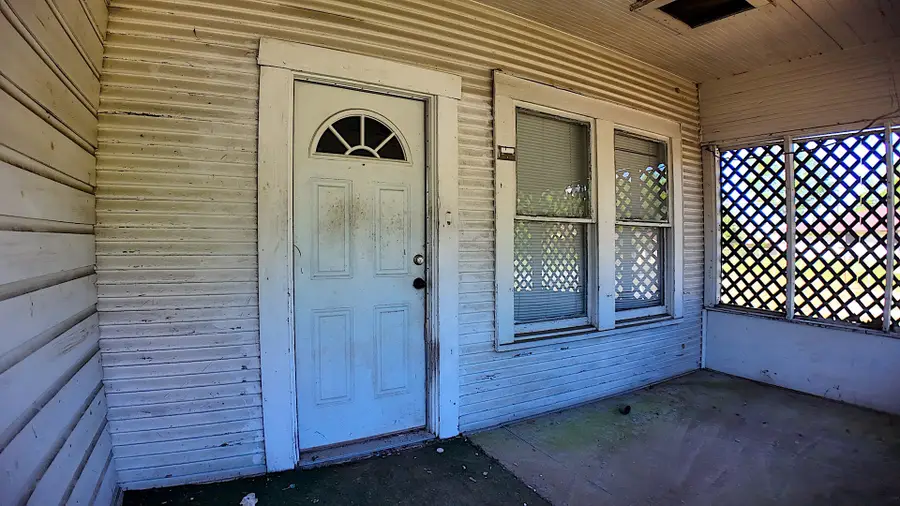 270 S 9th Street, Silsbee, TX 77656 - #3