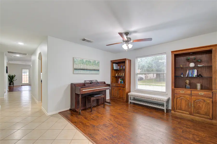 402 Hurstshire Bend, Katy, TX 77494 - Image #3