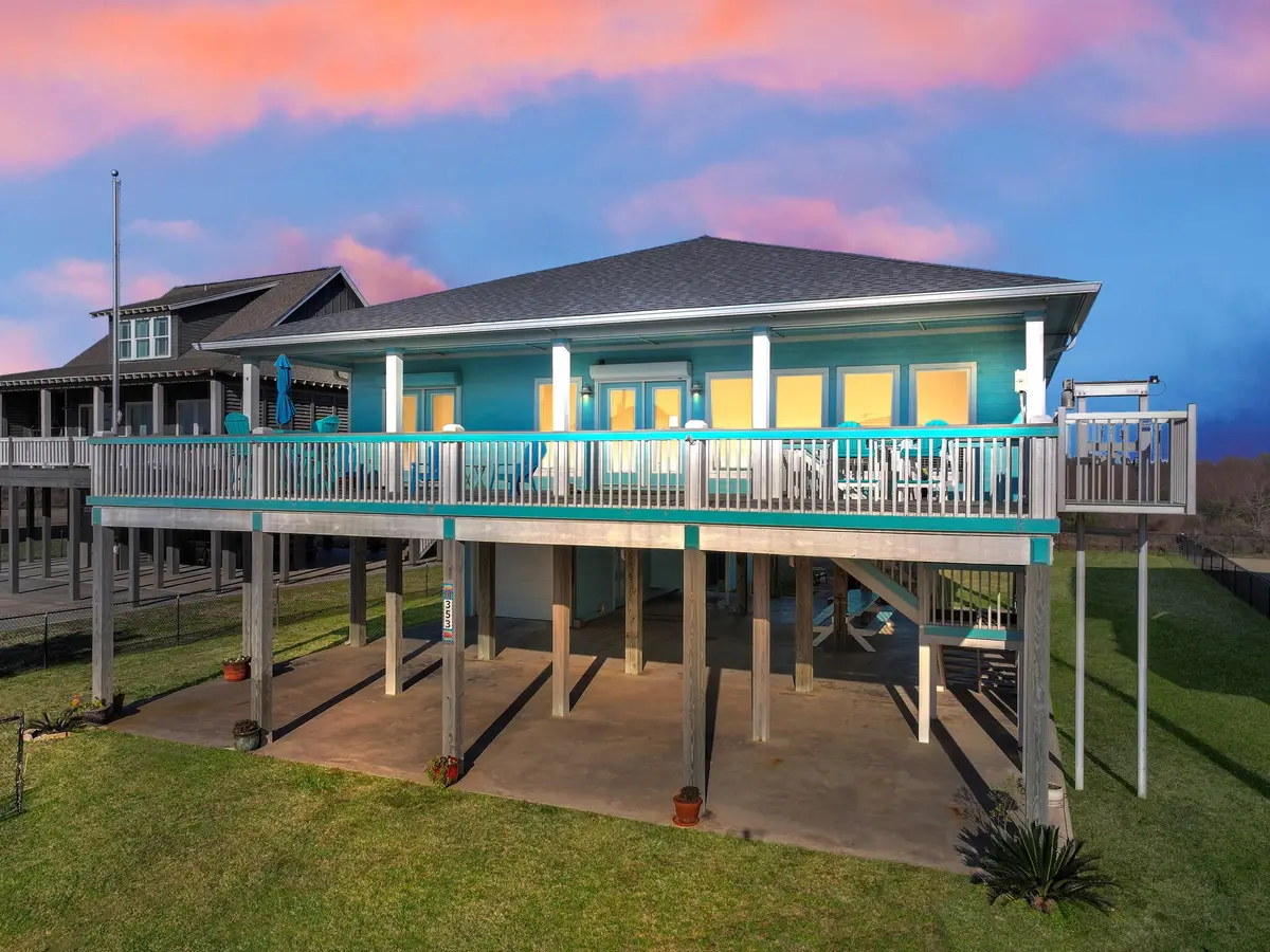 353 Atkinson Street, Crystal Beach, TX 77650 - Image #1