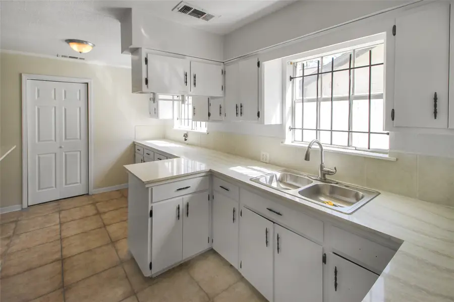 10322 Nold Drive, Houston, TX 77016 - #3