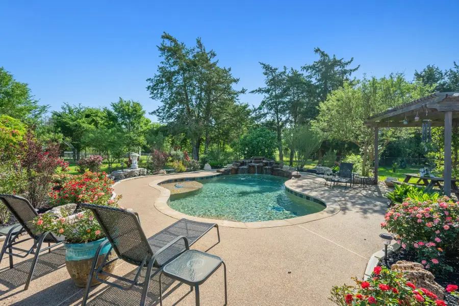 7754 Edge Cut Off Road, Hearne, TX 77859 - Image #2