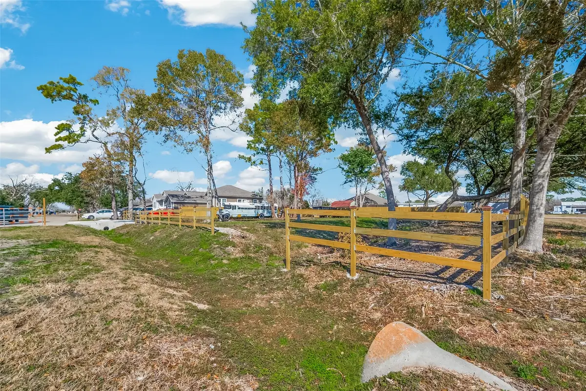 3395 Avenue G, Dickinson, TX 77539 - Image #1