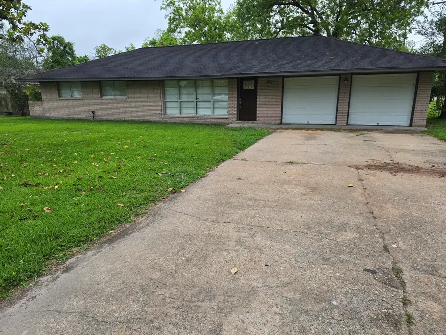 117 Lazy Lane, Lake Jackson, TX 77566 - #2