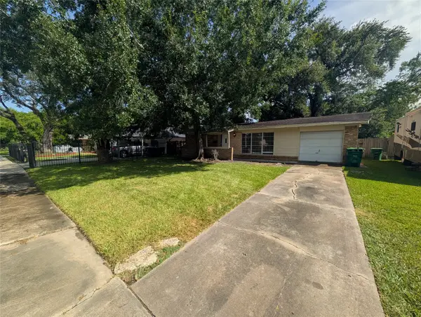 2819 Dragonwick Drive, Houston, TX 77045