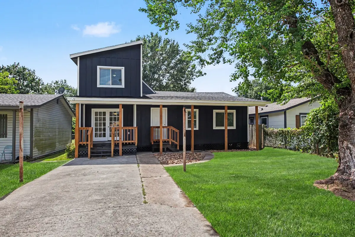 302 Lawrence Street, Tomball, TX 77375 - #1