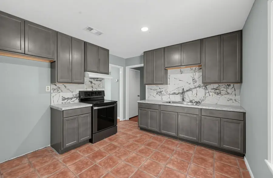 1503 Bexar Avenue, Victoria, TX 77901 - #3