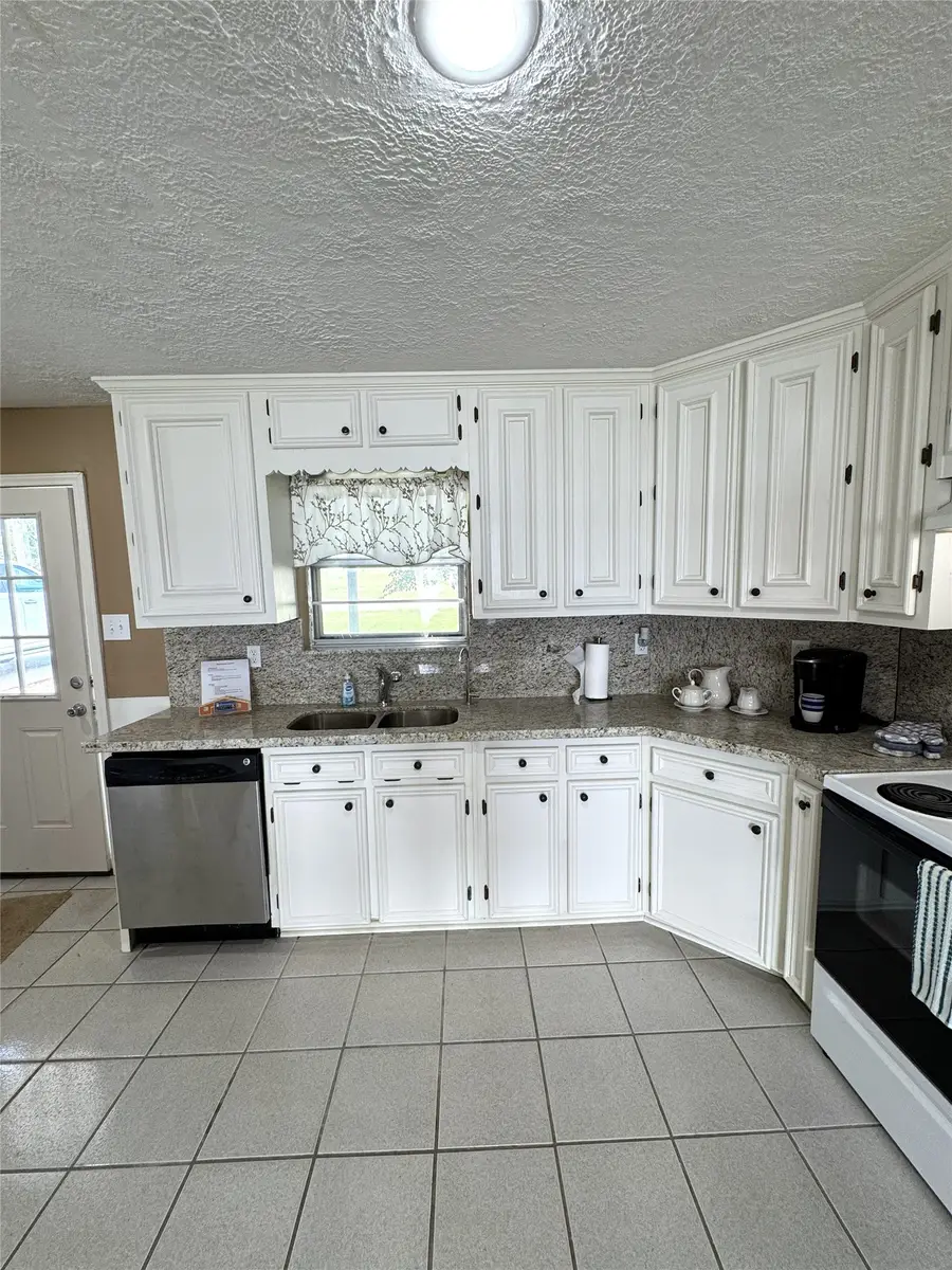 398 Lakeshore S, Onalaska, TX 77360 - #3