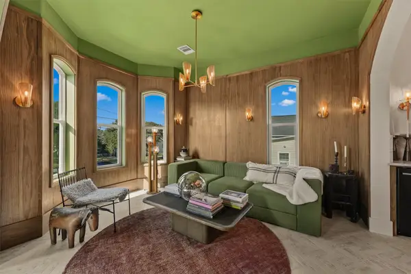 1112 30th St, Galveston, TX 77550