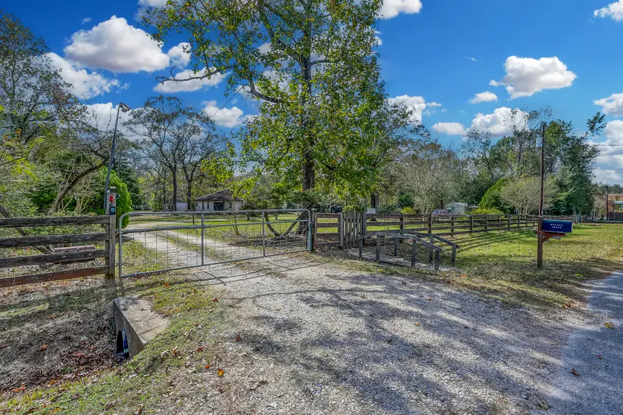 16310 Weaver Lane, Conroe, TX 77303 - Image #2