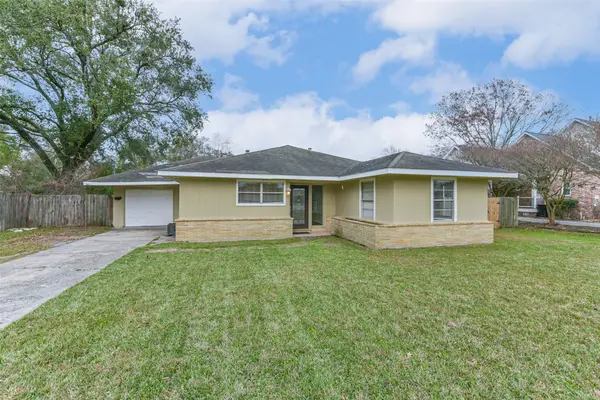 405 N Burnett Drive, Baytown, TX 77520