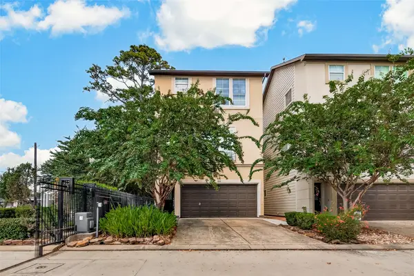 888 Fisher Street, Houston, TX 77018
