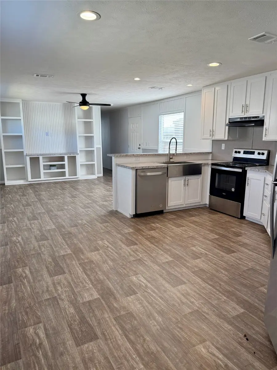 122 Mooney Road, Pearland, TX 77581 - Image #2