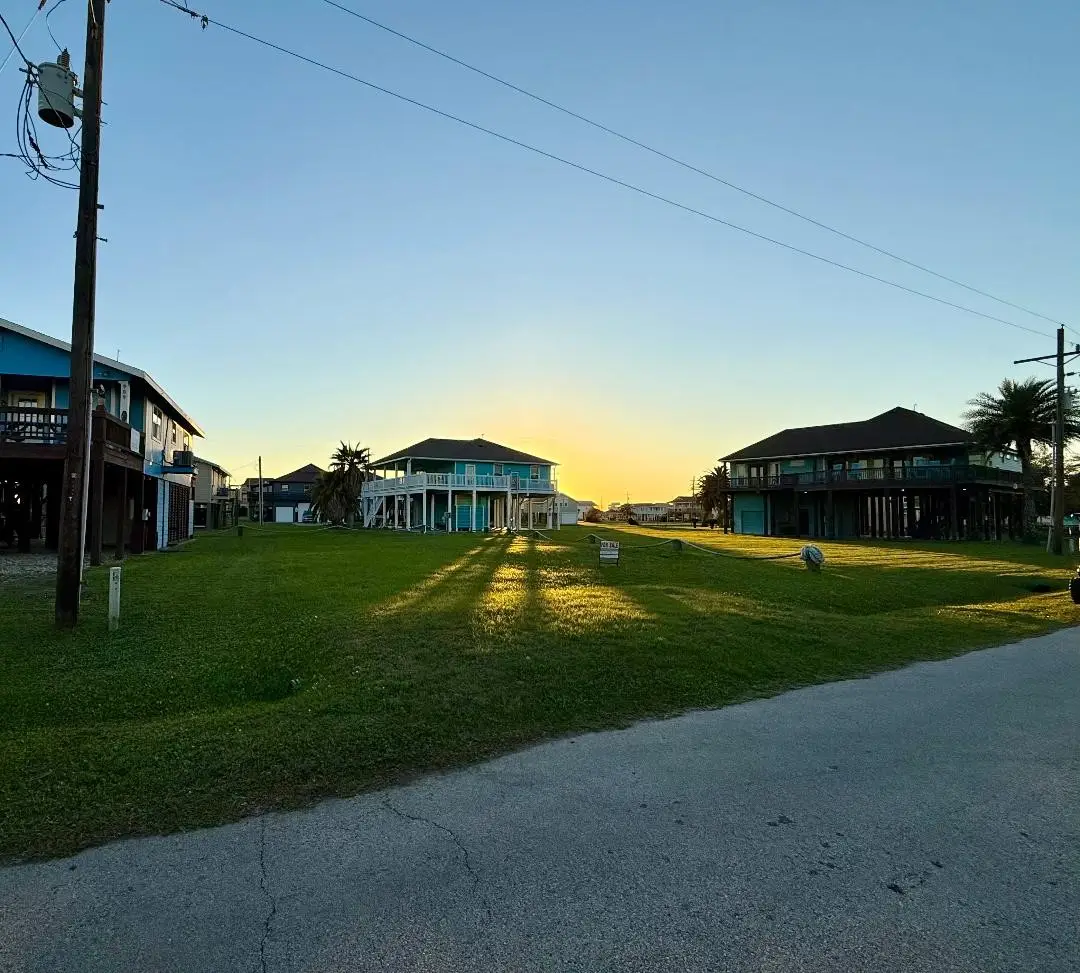 911 Palmview, Crystal Beach, TX 77650 - #1