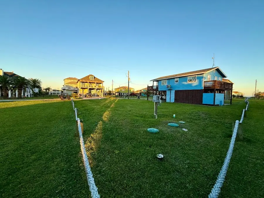 911 Palmview, Crystal Beach, TX 77650 - #3