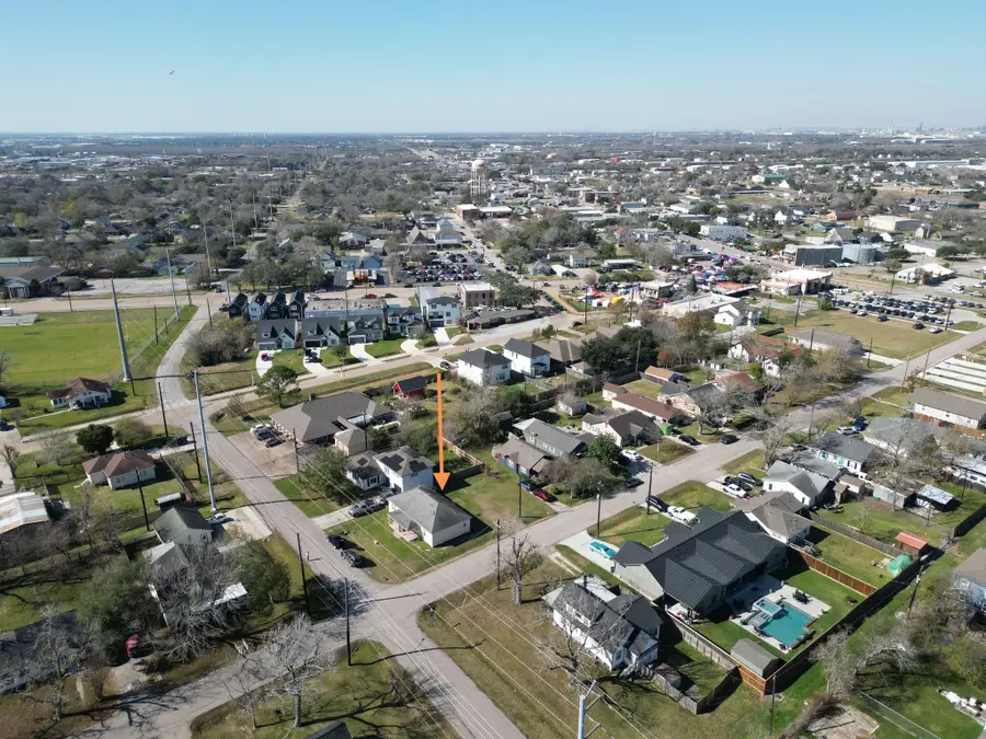 319 E B Street Street, La Porte, TX 77571 - Image #2