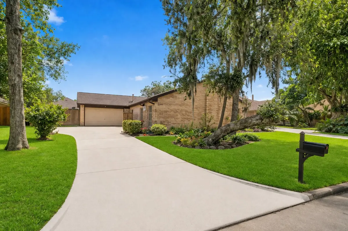 2221 N Belmont Drive, Richmond, TX 77469 - #1