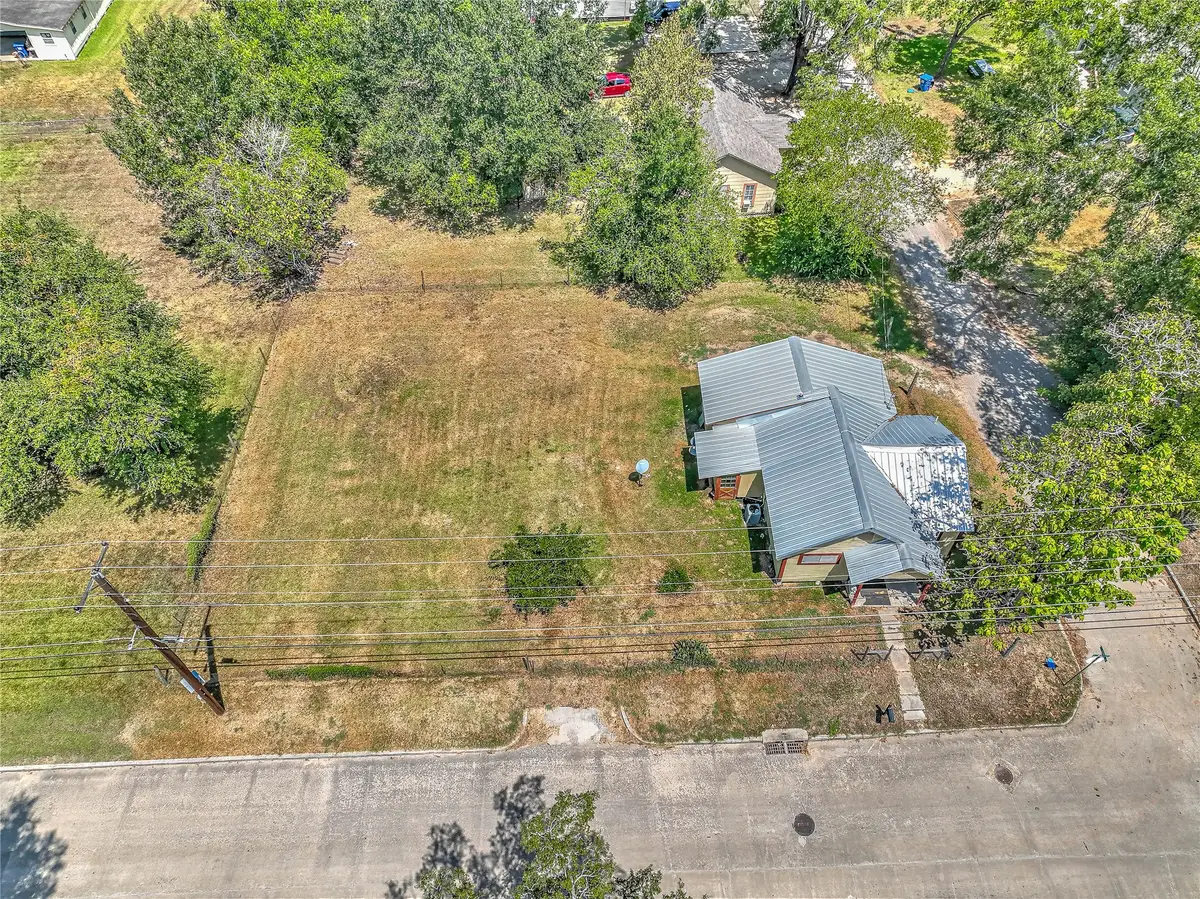 704 W West Street, Livingston, TX 77351 - #1