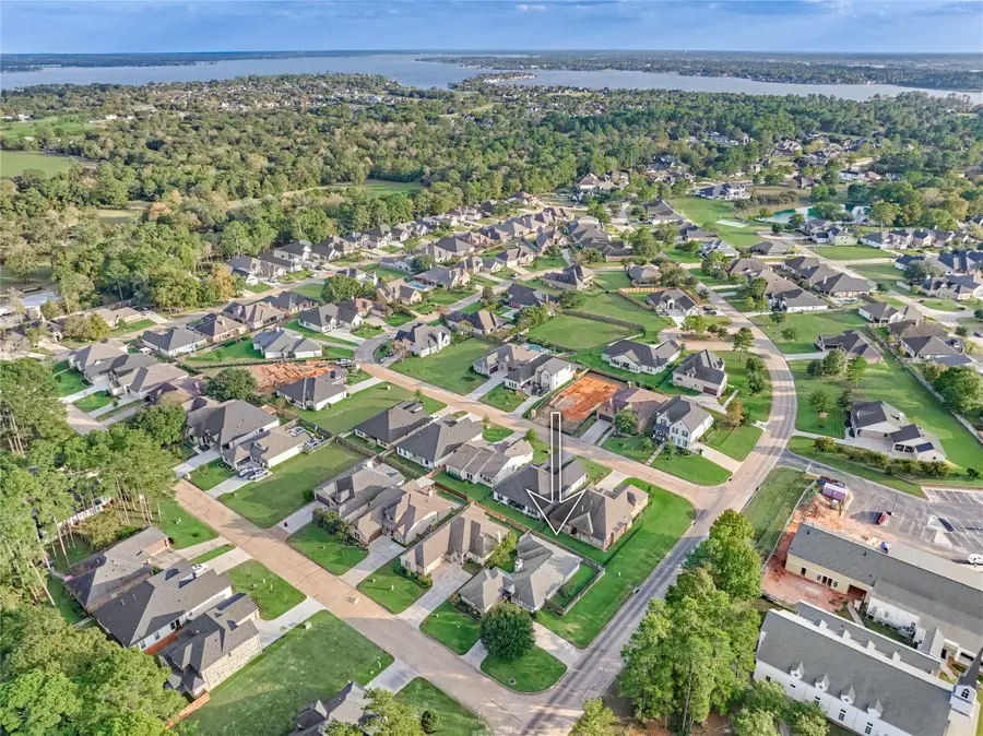 214 Wyndemere Drive, Montgomery, TX 77356 - Image #2