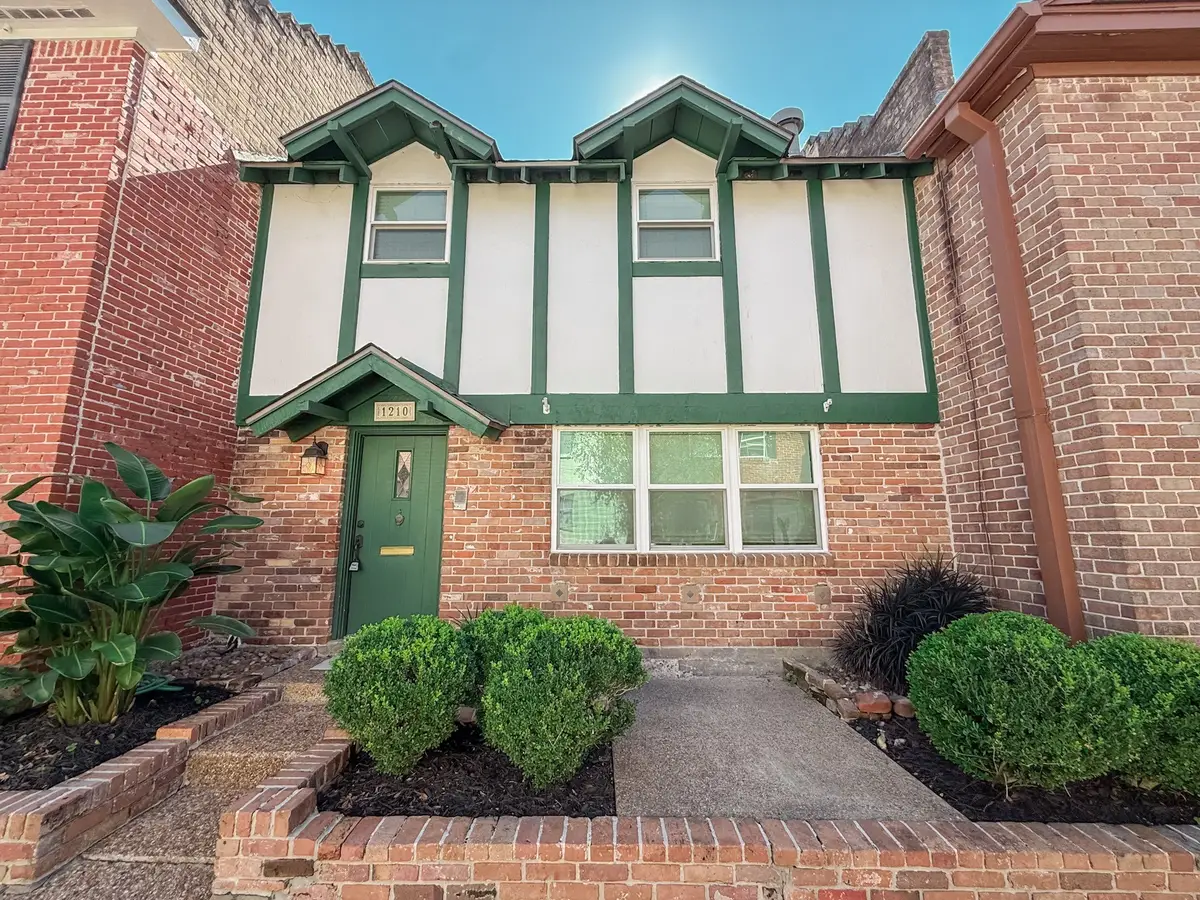 1210 Saxony Lane, Nassau Bay, TX 77058 - Image #1