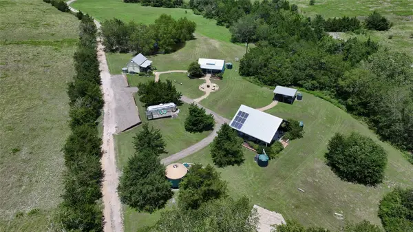 5601 Wickel Road, Burton, TX 77835
