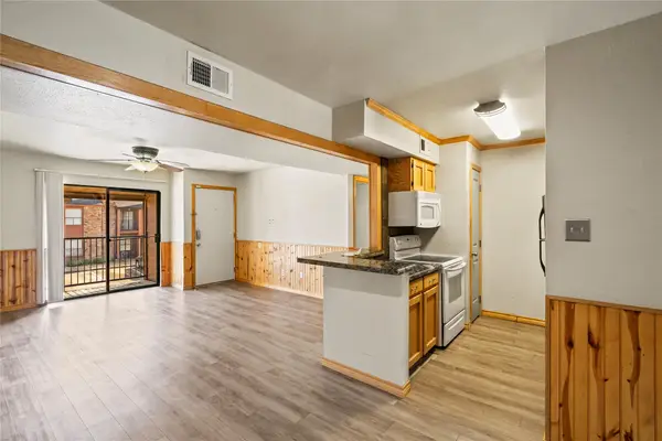 904 University Oaks Boulevard #90, College Station, TX 77840