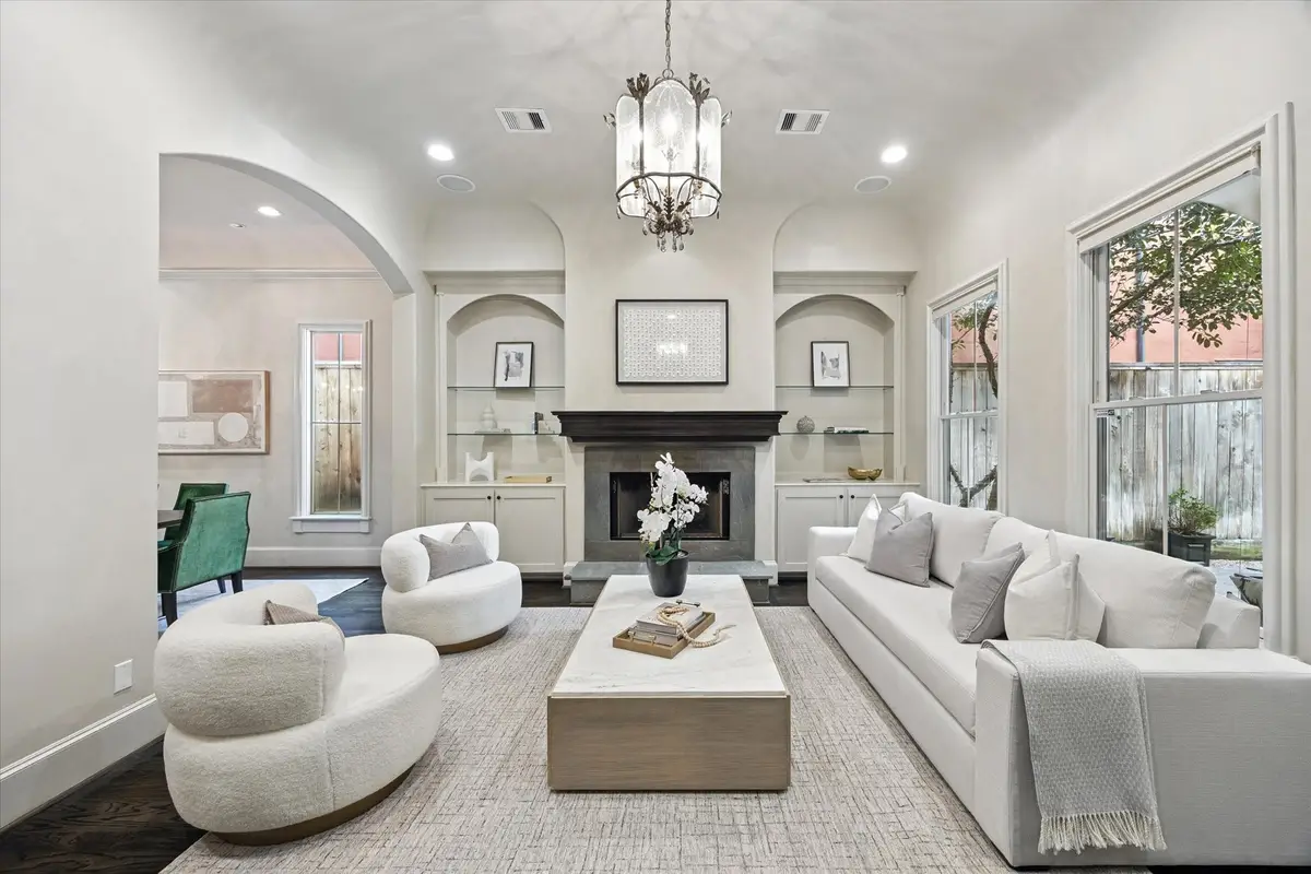 2145 Fairview Avenue, Houston, TX 77019 - #1
