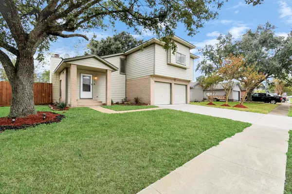 1111 W Brompton Drive, Pearland, TX 77584