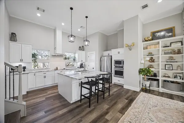 2108 Oatfield Drive, Houston, TX 77018