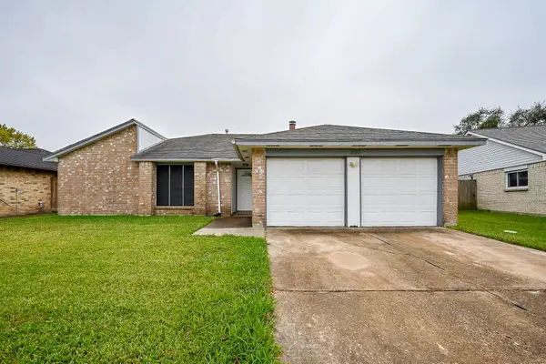 805 River Creek Drive, La Porte, TX 77571