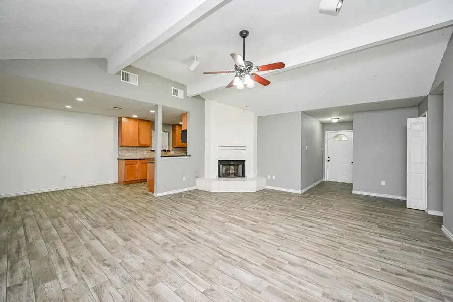 805 River Creek Drive, La Porte, TX 77571 - Image #3