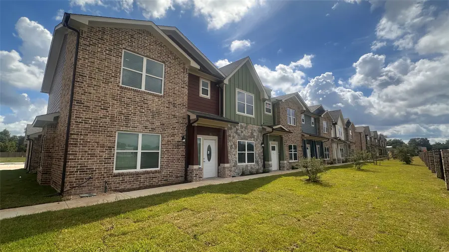 500 Legacy Avenue #504, Alvin, TX 77511 - #2