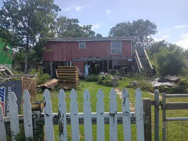 12135 Sandpiper Road, Angleton, TX 77515