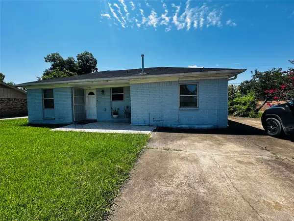 1146 Mitchell Road, Houston, TX 77037
