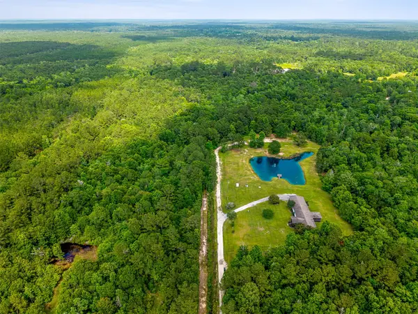 2748 Spike Buck Lane, Kountze, TX 77625
