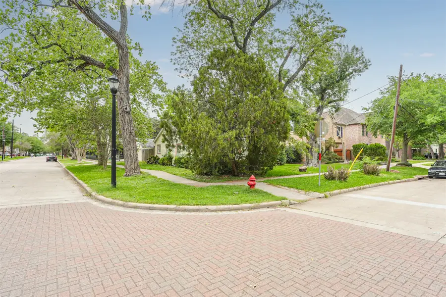 4260 Dartmouth Avenue, West University Place, TX 77005 - Image #2