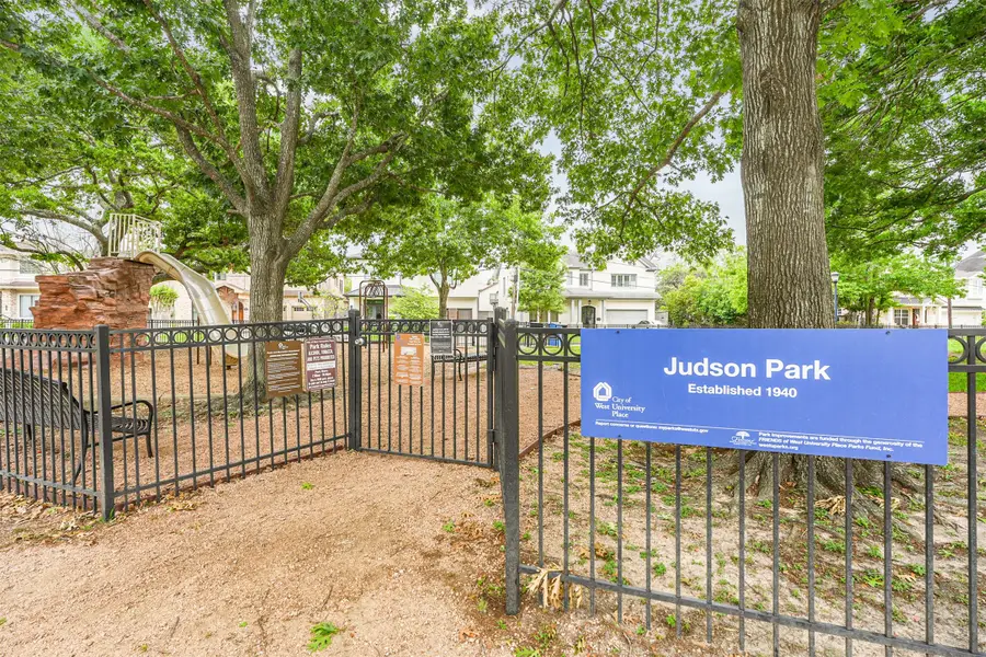 4260 Dartmouth Avenue, West University Place, TX 77005 - Image #3