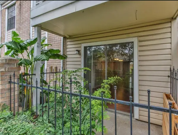2750 Holly Hall Street #713, Houston, TX 77054