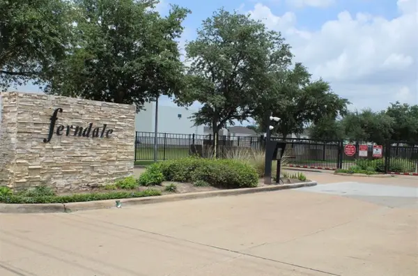 9035 N Ferndale Place Drive, Houston, TX 77064